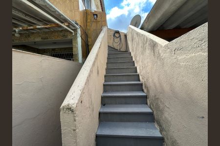 Casa à venda com 70m², 2 quartos e sem vagaEscada