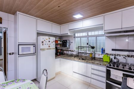 Casa à venda com 140m², 3 quartos e 2 vagasCozinha