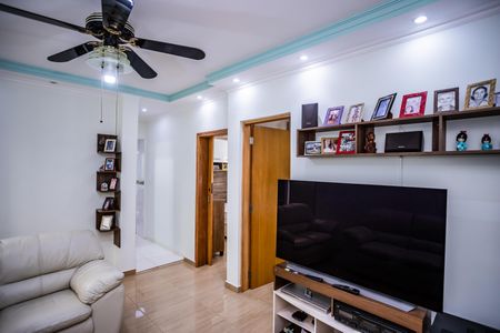 Casa à venda com 140m², 3 quartos e 2 vagasSala