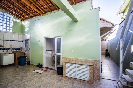 Casa à venda com 140m², 3 quartos e 2 vagasÁrea de serviço e quintal