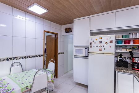 Casa à venda com 140m², 3 quartos e 2 vagasCozinha