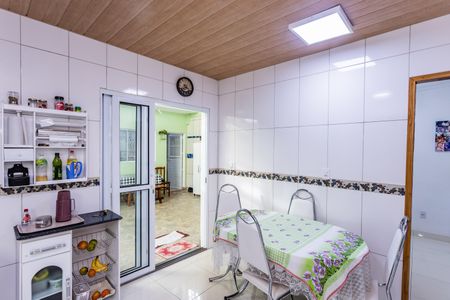 Casa à venda com 140m², 3 quartos e 2 vagasCozinha