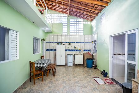 Casa à venda com 140m², 3 quartos e 2 vagasÁrea de serviço e quintal