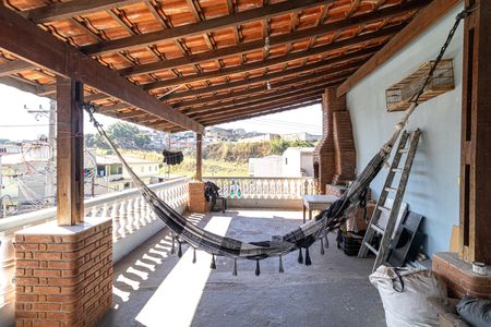 Casa à venda com 150m², 4 quartos e 2 vagas Casa à venda com 150m², 4 quartos e 2 vagasCasa 2 - Varanda e Churrasqueira