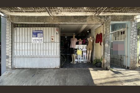 Casa à venda com 150m², 4 quartos e 2 vagas Casa à venda com 150m², 4 quartos e 2 vagasFachada+Placa