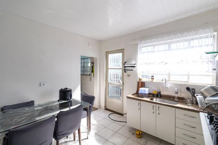 Casa à venda com 150m², 4 quartos e 2 vagas Casa à venda com 150m², 4 quartos e 2 vagasCasa 3 - Cozinha