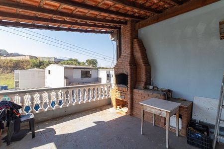 Casa à venda com 150m², 4 quartos e 2 vagas Casa à venda com 150m², 4 quartos e 2 vagasCasa 2 - Varanda e Churrasqueira