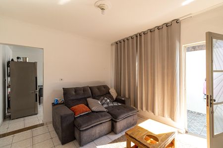 Casa à venda com 150m², 4 quartos e 2 vagas Casa à venda com 150m², 4 quartos e 2 vagasCasa 3 - Sala