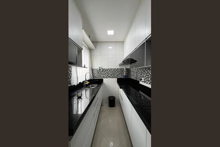 Apartamento à venda com 100m², 2 quartos e 1 vaga Apartamento à venda com 100m², 2 quartos e 1 vagaCozinha