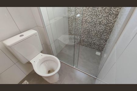 Banheiro da Suíte de apartamento para alugar com 2 quartos, 56m² em Vila Monteiro, Poá