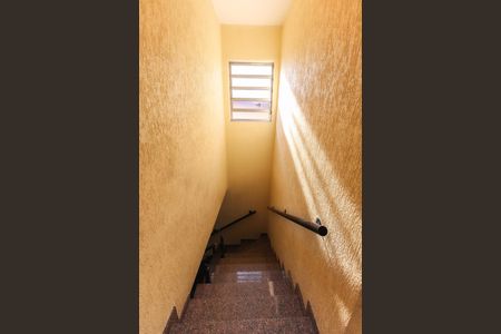 Casa à venda com 300m², 3 quartos e 3 vagas Casa à venda com 300m², 3 quartos e 3 vagasEscada