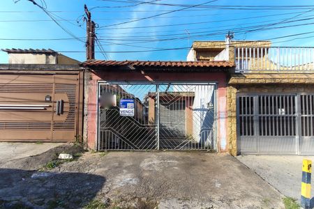 Casa à venda com 300m², 3 quartos e 3 vagas Casa à venda com 300m², 3 quartos e 3 vagasFachada