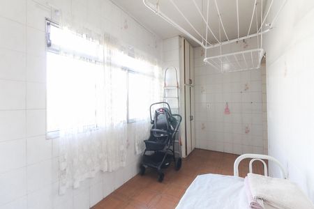 Casa à venda com 300m², 3 quartos e 3 vagas Casa à venda com 300m², 3 quartos e 3 vagasÁrea de Serviço