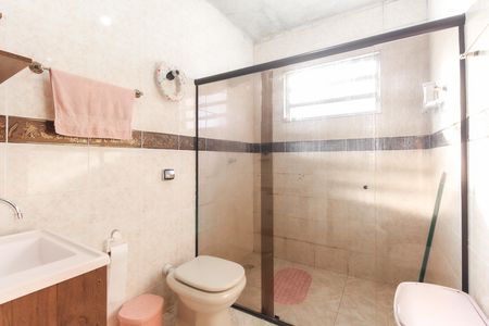 Casa à venda com 300m², 3 quartos e 3 vagas Casa à venda com 300m², 3 quartos e 3 vagasBanheiro
