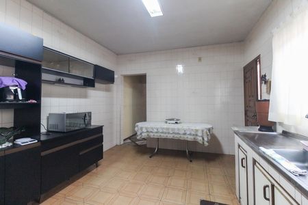 Casa à venda com 300m², 3 quartos e 3 vagas Casa à venda com 300m², 3 quartos e 3 vagasCozinha
