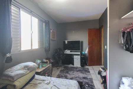Casa à venda com 300m², 3 quartos e 3 vagas Casa à venda com 300m², 3 quartos e 3 vagasQuarto 3