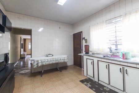 Casa à venda com 300m², 3 quartos e 3 vagas Casa à venda com 300m², 3 quartos e 3 vagasCozinha