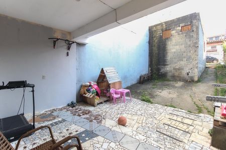 Casa à venda com 300m², 3 quartos e 3 vagas Casa à venda com 300m², 3 quartos e 3 vagasÁrea Externa