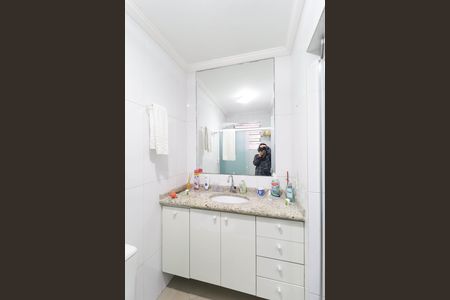 Casa à venda com 300m², 2 quartos e 1 vagaSuíte 1 - Banheiro