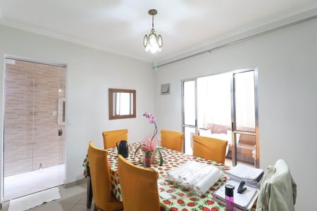 Casa à venda com 300m², 2 quartos e 1 vagaSala de jantar