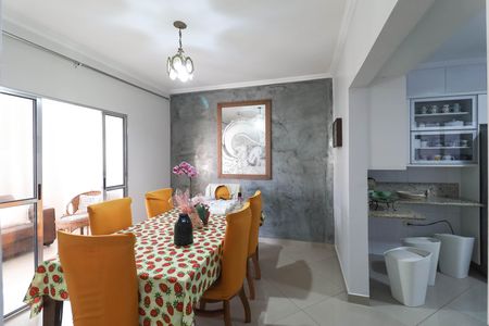 Casa à venda com 300m², 2 quartos e 1 vagaSala de jantar