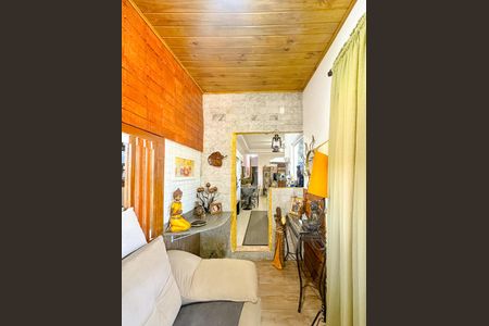 Casa para alugar com 100m², 2 quartos e 1 vagaSala 