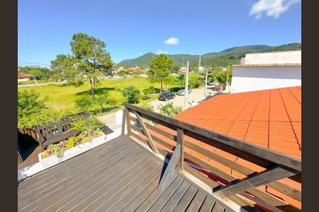 Casa para alugar com 100m², 2 quartos e 1 vagaÁrea externa