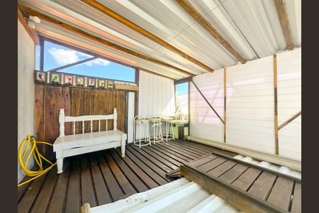 Casa para alugar com 100m², 2 quartos e 1 vagaÁrea externa