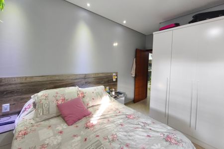 Casa à venda com 200m², 3 quartos e 2 vagasQuarto Suíte