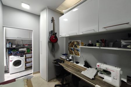 Casa à venda com 200m², 3 quartos e 2 vagasEscritório