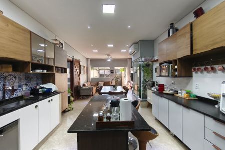 Casa à venda com 200m², 3 quartos e 2 vagasCozinha