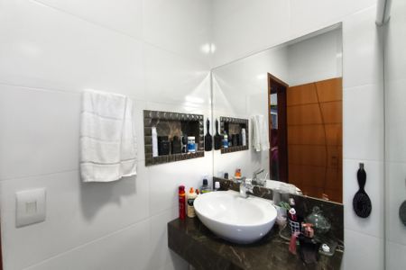 Casa à venda com 200m², 3 quartos e 2 vagasBanheiro Social