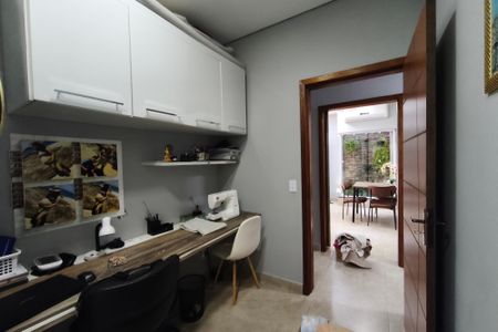 Casa à venda com 200m², 3 quartos e 2 vagasEscritório