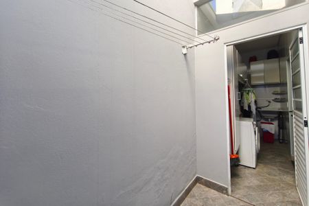 Casa à venda com 200m², 3 quartos e 2 vagasÁrea de Serviço