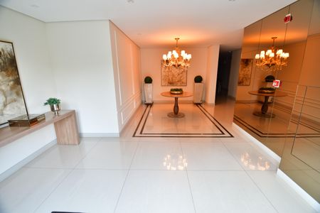 Apartamento à venda com 68m², 2 quartos e 2 vagasHall social