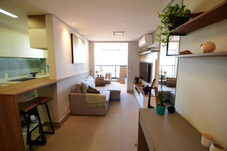 Sala de apartamento à venda com 2 quartos, 68m² em Taquaral, Campinas