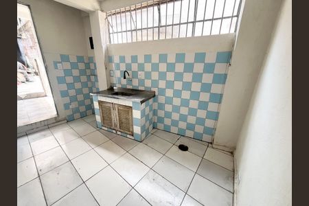 Cozinha de casa para alugar com 1 quarto, 25m² em Vila Santa Maria, São Paulo
