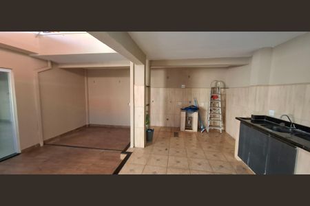 Casa para alugar com 230m², 3 quartos e 4 vagasÁrea de Serviço