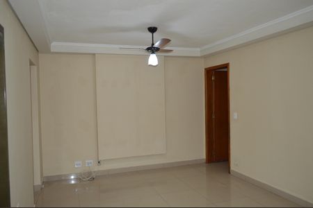 Casa para alugar com 230m², 3 quartos e 4 vagasSala