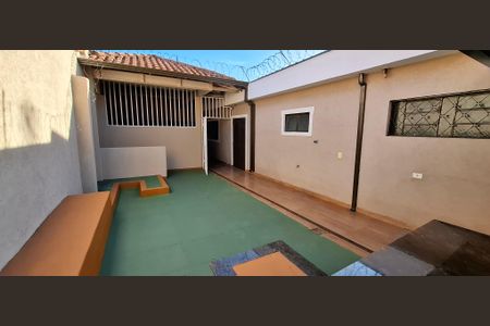 Casa para alugar com 230m², 3 quartos e 4 vagasQuintal