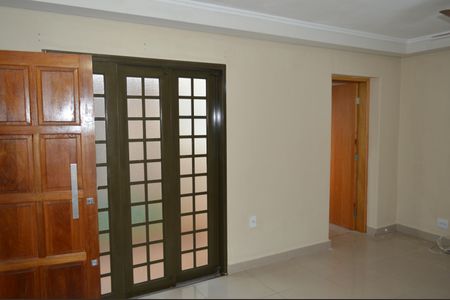 Casa para alugar com 230m², 3 quartos e 4 vagasSala