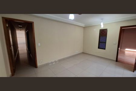 Casa para alugar com 230m², 3 quartos e 4 vagasSala