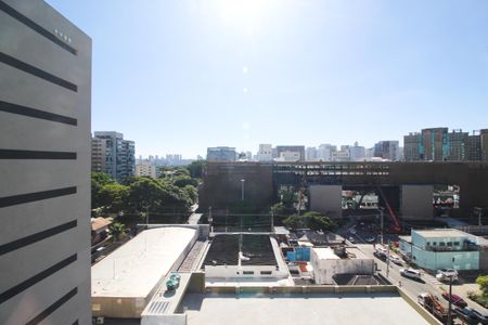 Vista de kitnet/studio para alugar com 1 quarto, 25m² em Indianópolis, São Paulo