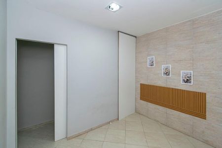 Quarto 1 de casa para alugar com 2 quartos, 100m² em Vila Kosmos, Rio de Janeiro
