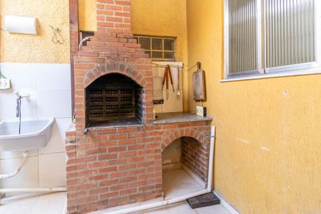 Casa para alugar com 100m², 2 quartos e sem vagaÁrea de Serviço - Churrasqueira