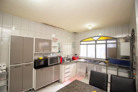 Casa à venda com 384m², 6 quartos e 2 vagasCopa/Cozinha