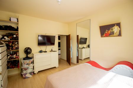 Casa à venda com 384m², 6 quartos e 2 vagasQuarto 1