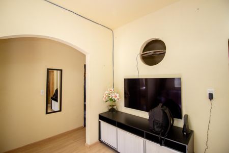 Casa à venda com 384m², 6 quartos e 2 vagasSala