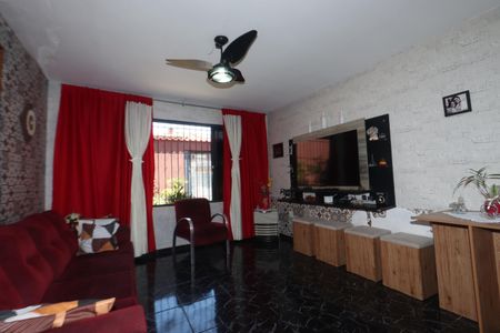 Casa à venda com 140m², 2 quartos e 3 vagasSala