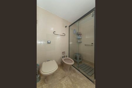 Apartamento à venda com 208m², 4 quartos e 2 vagasBanheiro da Suíte